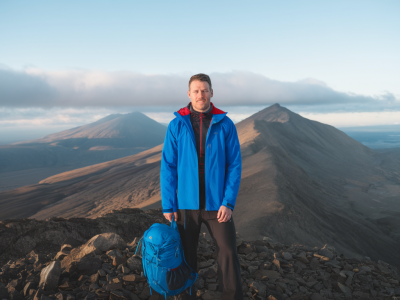 Comment réussir une traversée alpine solo de 48 heures avec un sac osprey atmos 6 équipement précis, sécurité et logistique