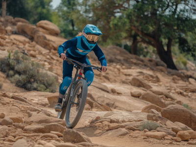 Quel plan d'entraînement hebdomadaire pour progresser en VTT enduro sans se blesser